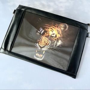Hologram Black Tiger Clutch